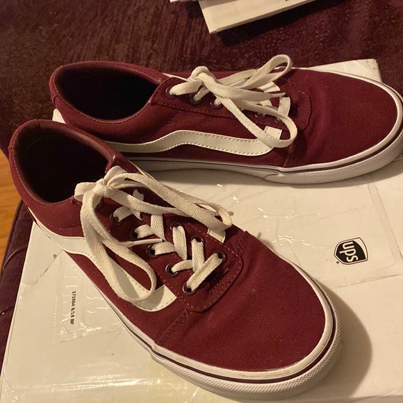 Vans Women’s Burgundy Canvas Sneakers Sz 9.5 - Picture 1 of 6